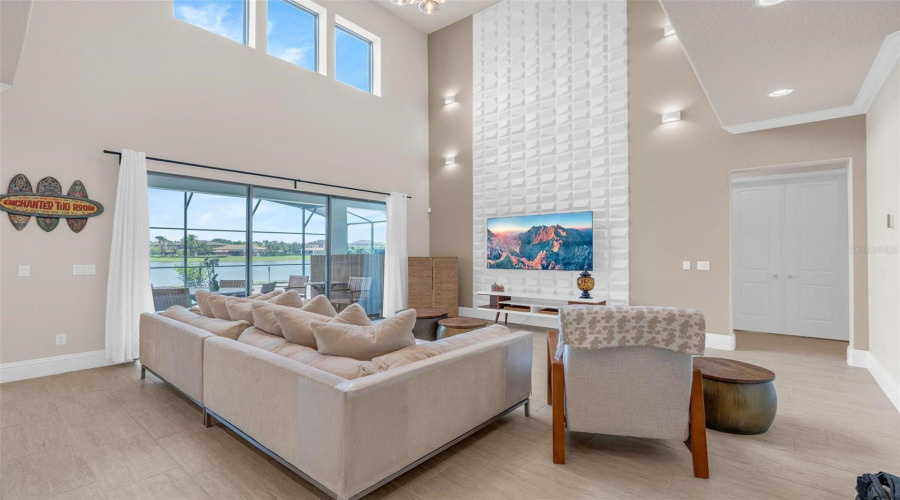 ORLANDO, Florida 32836, 5 Bedrooms Bedrooms, ,5 BathroomsBathrooms,Residential,For Sale,ROYAL ESTATES,0,MFRO6423975