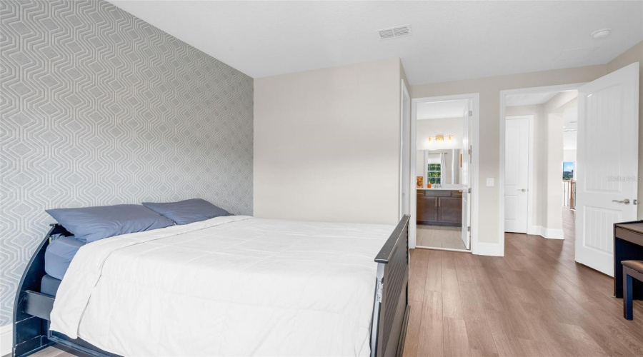 ORLANDO, Florida 32836, 5 Bedrooms Bedrooms, ,5 BathroomsBathrooms,Residential,For Sale,ROYAL ESTATES,0,MFRO6423975