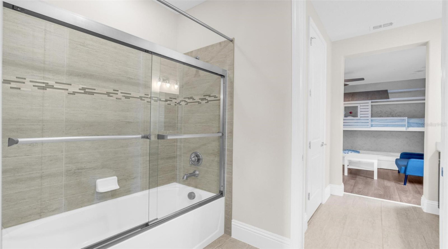 ORLANDO, Florida 32836, 5 Bedrooms Bedrooms, ,5 BathroomsBathrooms,Residential,For Sale,ROYAL ESTATES,0,MFRO6423975