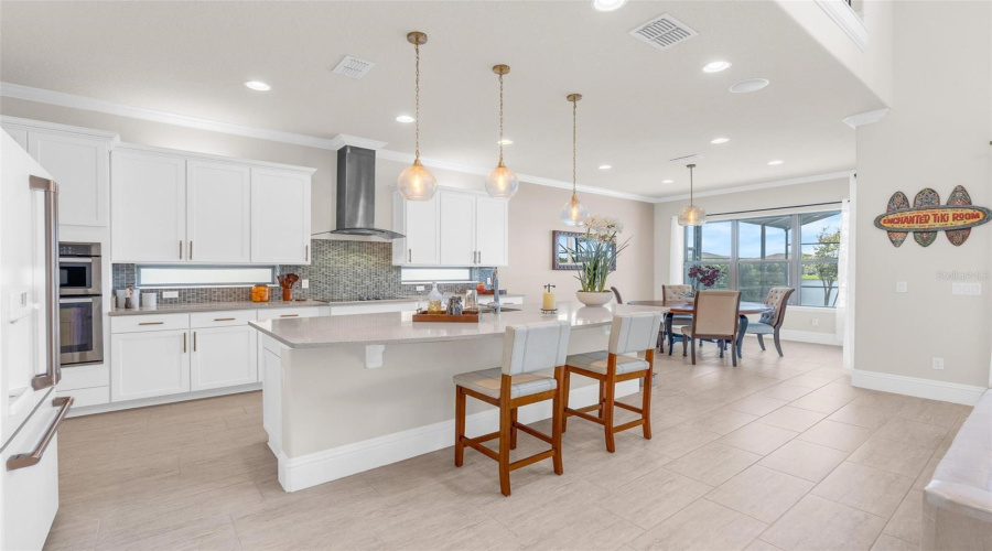 ORLANDO, Florida 32836, 5 Bedrooms Bedrooms, ,5 BathroomsBathrooms,Residential,For Sale,ROYAL ESTATES,0,MFRO6423975