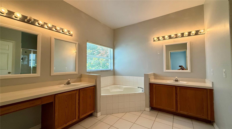 KISSIMMEE, Florida 34746, 3 Bedrooms Bedrooms, ,2 BathroomsBathrooms,Residential,For Sale,BIEL,0,MFRO6424298