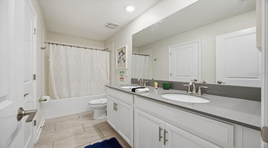 KISSIMMEE, Florida 34746, 8 Bedrooms Bedrooms, ,5 BathroomsBathrooms,Residential,For Sale,TARGET,0,MFRO6424395