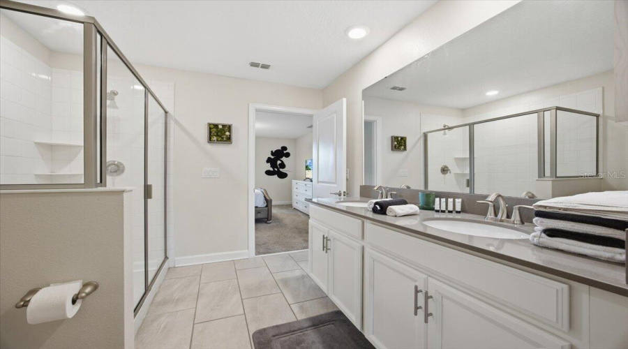 KISSIMMEE, Florida 34746, 8 Bedrooms Bedrooms, ,5 BathroomsBathrooms,Residential,For Sale,TARGET,0,MFRO6424395