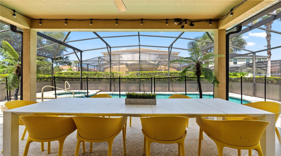 Lanai patio