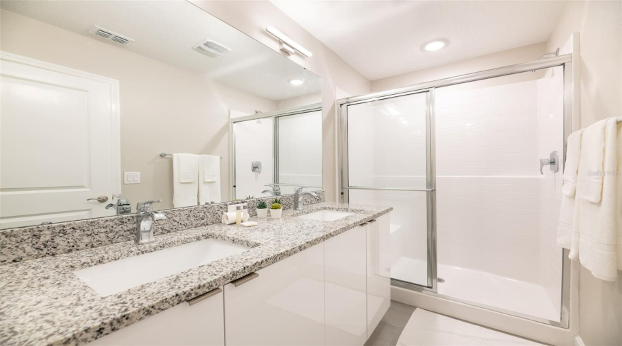 KISSIMMEE, Florida 34747, 4 Bedrooms Bedrooms, ,4 BathroomsBathrooms,Residential,For Sale,FORMOSA VALLEY,0,MFRO6424223
