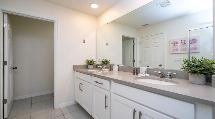 KISSIMMEE, Florida 34747, 4 Bedrooms Bedrooms, ,4 BathroomsBathrooms,Residential,For Sale,FLEMING MIST,0,MFRO6423584