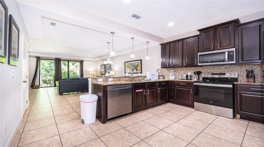 DAVENPORT, Florida 33896, 3 Bedrooms Bedrooms, ,2 BathroomsBathrooms,Residential,For Sale,ROSEVILLE,0,MFRO6424447