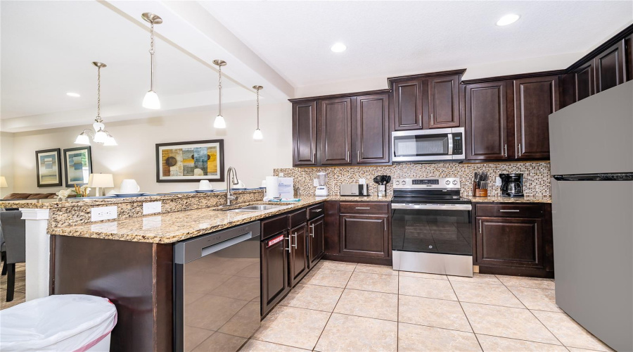 DAVENPORT, Florida 33896, 3 Bedrooms Bedrooms, ,2 BathroomsBathrooms,Residential,For Sale,ROSEVILLE,0,MFRO6424447