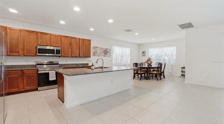 KISSIMMEE, Florida 34746, 5 Bedrooms Bedrooms, ,4 BathroomsBathrooms,Residential,For Sale,MONADO,0,MFRO6424454