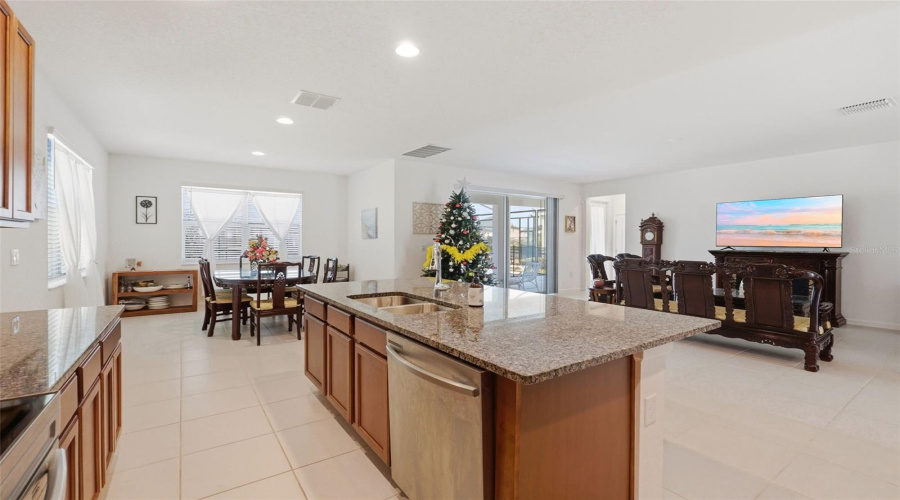 KISSIMMEE, Florida 34746, 5 Bedrooms Bedrooms, ,4 BathroomsBathrooms,Residential,For Sale,MONADO,0,MFRO6424454