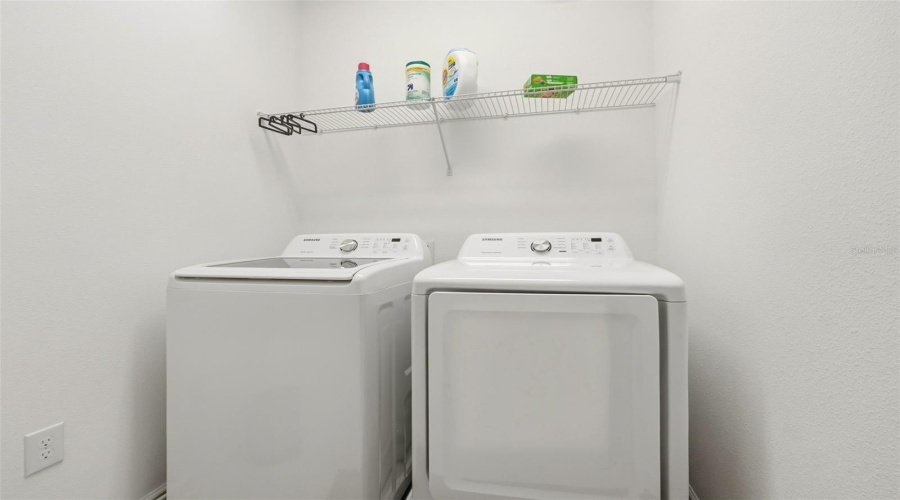 KISSIMMEE, Florida 34746, 5 Bedrooms Bedrooms, ,4 BathroomsBathrooms,Residential,For Sale,MONADO,0,MFRO6424454