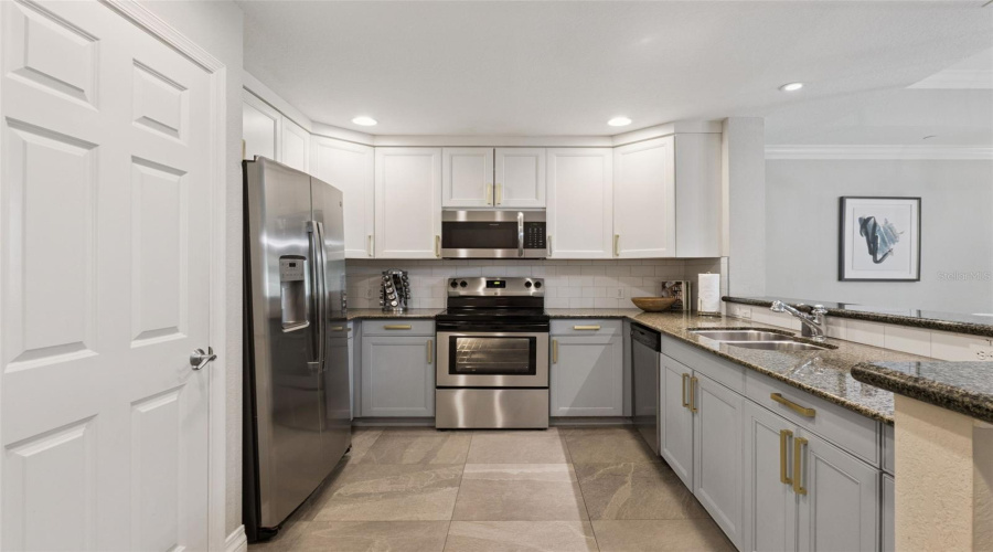 KISSIMMEE, Florida 34747, 3 Bedrooms Bedrooms, ,3 BathroomsBathrooms,Residential,For Sale,SANDY RIDGE DR,0,MFRO6423637