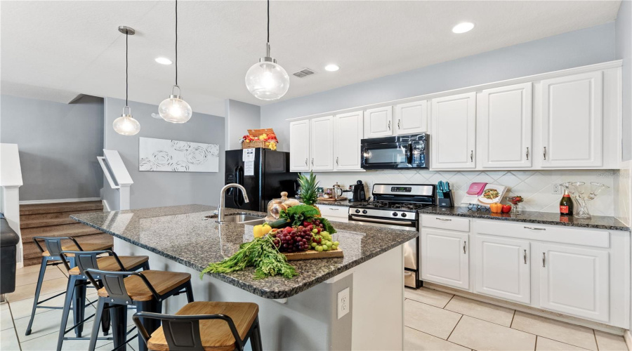 DAVENPORT, Florida 33837, 4 Bedrooms Bedrooms, ,3 BathroomsBathrooms,Residential,For Sale,TERRASONESTA,0,MFRO6422510