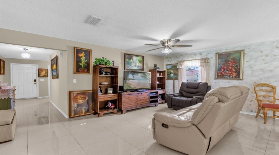 DAVENPORT, Florida 33896, 3 Bedrooms Bedrooms, ,2 BathroomsBathrooms,Residential,For Sale,VERDI,0,MFRO6420296