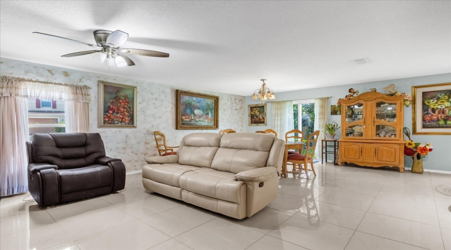 DAVENPORT, Florida 33896, 3 Bedrooms Bedrooms, ,2 BathroomsBathrooms,Residential,For Sale,VERDI,0,MFRO6420296