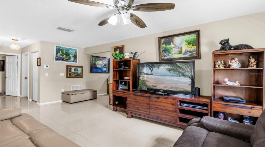 DAVENPORT, Florida 33896, 3 Bedrooms Bedrooms, ,2 BathroomsBathrooms,Residential,For Sale,VERDI,0,MFRO6420296