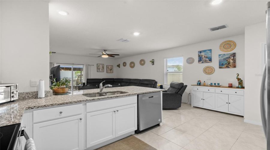 DAVENPORT, Florida 33837, 3 Bedrooms Bedrooms, ,2 BathroomsBathrooms,Residential,For Sale,CUMBERLAND,0,MFRO6424524