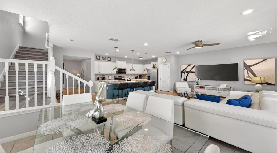 DAVENPORT, Florida 33837, 5 Bedrooms Bedrooms, ,4 BathroomsBathrooms,Residential,For Sale,OAK SPRING,0,MFRO6373223