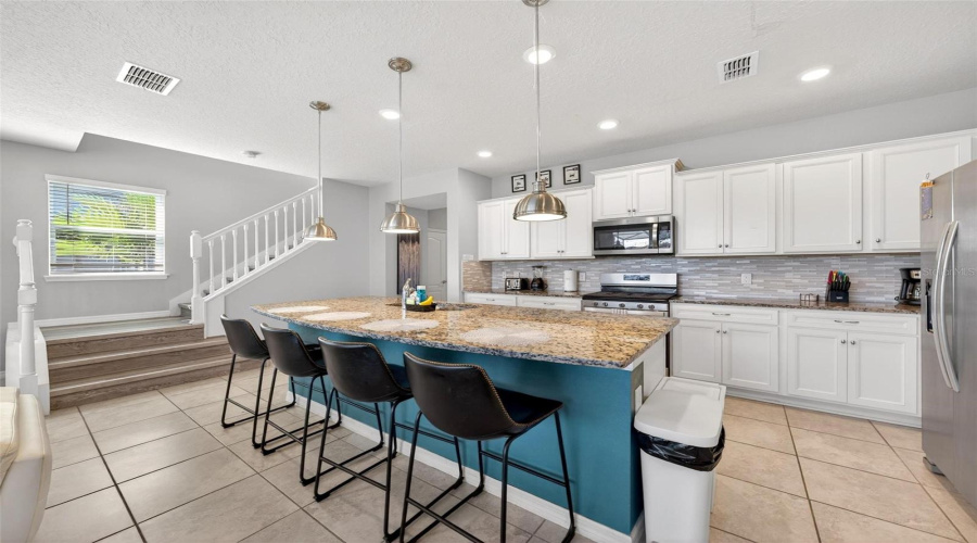 DAVENPORT, Florida 33837, 5 Bedrooms Bedrooms, ,4 BathroomsBathrooms,Residential,For Sale,OAK SPRING,0,MFRO6373223