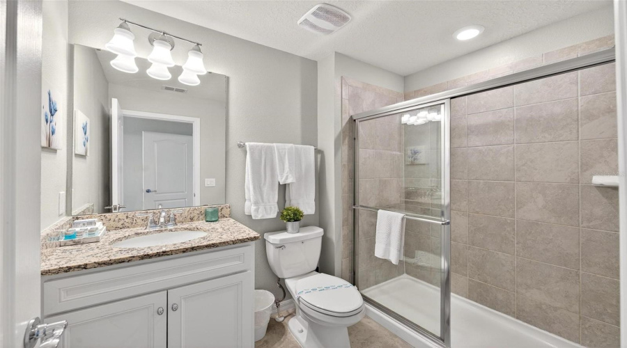 DAVENPORT, Florida 33837, 5 Bedrooms Bedrooms, ,4 BathroomsBathrooms,Residential,For Sale,OAK SPRING,0,MFRO6373223