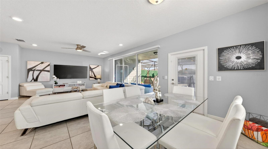 DAVENPORT, Florida 33837, 5 Bedrooms Bedrooms, ,4 BathroomsBathrooms,Residential,For Sale,OAK SPRING,0,MFRO6373223