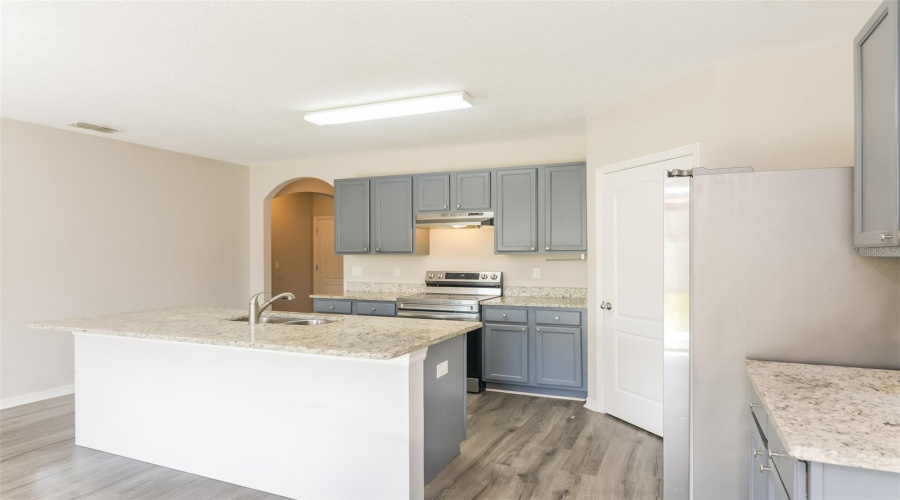 DAVENPORT, Florida 33896, 4 Bedrooms Bedrooms, ,2 BathroomsBathrooms,Residential,For Sale,SEQUOIA,0,MFRO6424431