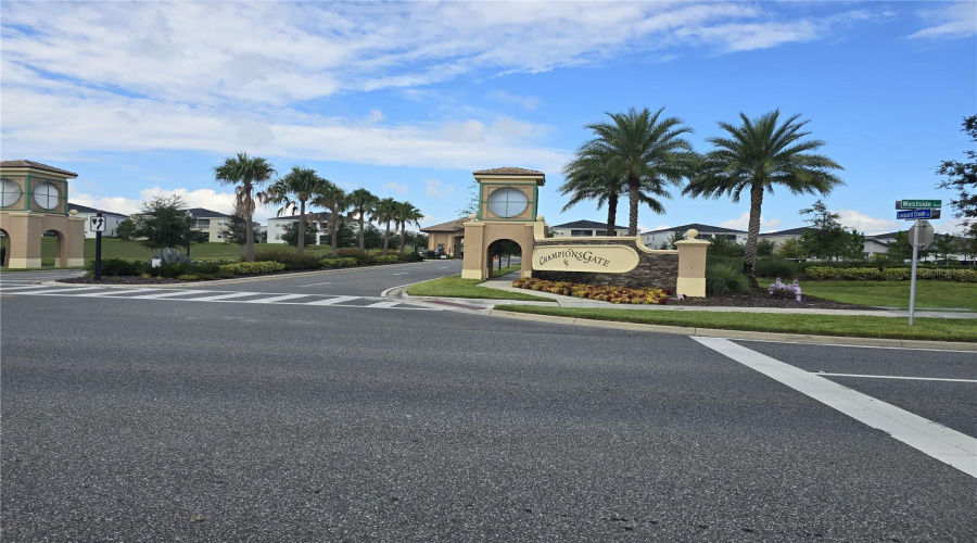 DAVENPORT, Florida 33896, 5 Bedrooms Bedrooms, ,4 BathroomsBathrooms,Residential,For Sale,LEADER,0,MFRO6424538