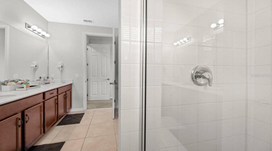 KISSIMMEE, Florida 34747, 5 Bedrooms Bedrooms, ,5 BathroomsBathrooms,Residential,For Sale,SANDY PARK,0,MFRS5153572