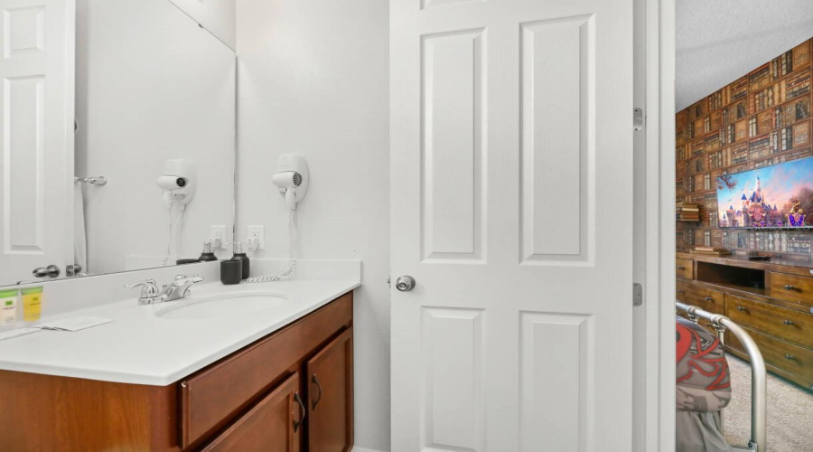KISSIMMEE, Florida 34747, 5 Bedrooms Bedrooms, ,5 BathroomsBathrooms,Residential,For Sale,SANDY PARK,0,MFRS5153572
