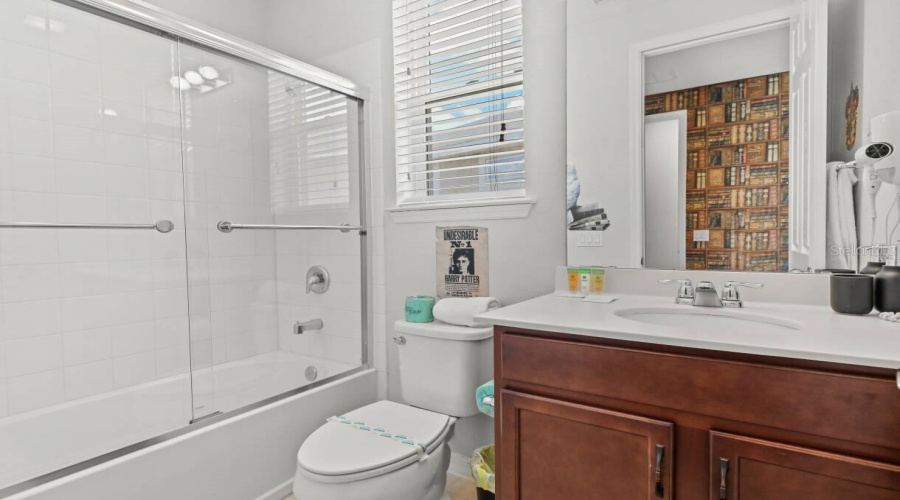KISSIMMEE, Florida 34747, 5 Bedrooms Bedrooms, ,5 BathroomsBathrooms,Residential,For Sale,SANDY PARK,0,MFRS5153572
