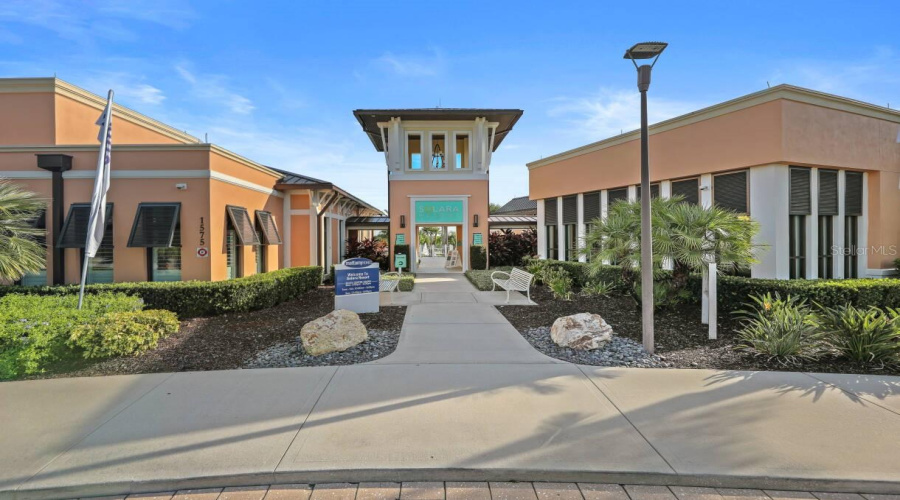 KISSIMMEE, Florida 34747, 5 Bedrooms Bedrooms, ,5 BathroomsBathrooms,Residential,For Sale,SANDY PARK,0,MFRS5153572