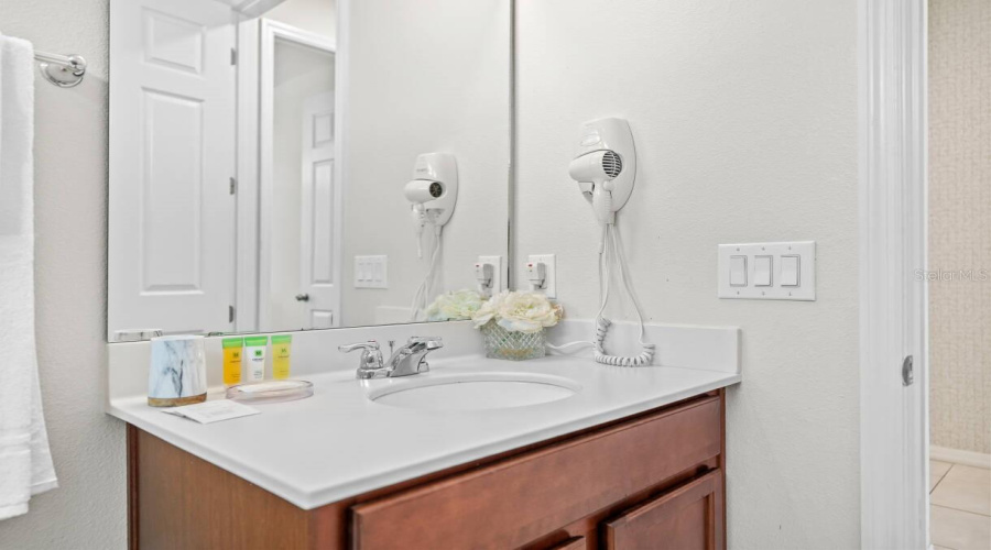 KISSIMMEE, Florida 34747, 5 Bedrooms Bedrooms, ,5 BathroomsBathrooms,Residential,For Sale,SANDY PARK,0,MFRS5153572