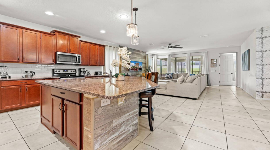 KISSIMMEE, Florida 34747, 5 Bedrooms Bedrooms, ,5 BathroomsBathrooms,Residential,For Sale,SANDY PARK,0,MFRS5153572