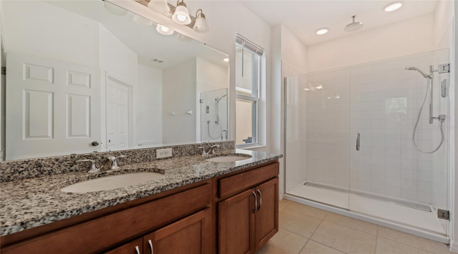 DAVENPORT, Florida 33837, 4 Bedrooms Bedrooms, ,2 BathroomsBathrooms,Residential,For Sale,SWAN SWIM,0,MFRS5153206
