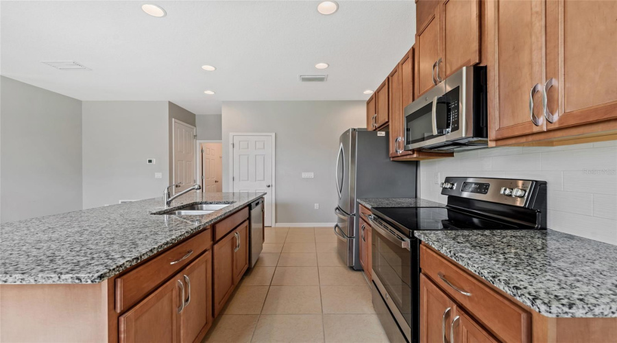DAVENPORT, Florida 33837, 4 Bedrooms Bedrooms, ,2 BathroomsBathrooms,Residential,For Sale,SWAN SWIM,0,MFRS5153206