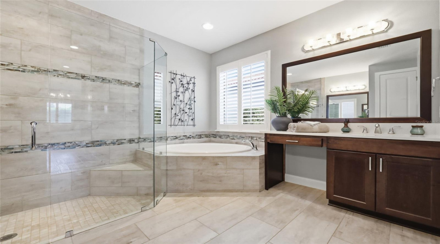 ORLANDO, Florida 32836, 4 Bedrooms Bedrooms, ,2 BathroomsBathrooms,Residential,For Sale,ROYAL CYPRESS,0,MFRO6424516