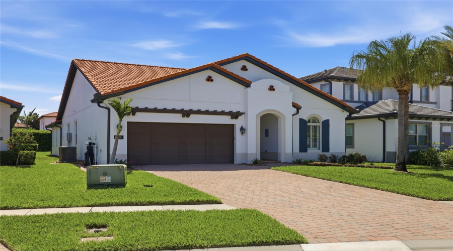 ORLANDO, Florida 32836, 4 Bedrooms Bedrooms, ,2 BathroomsBathrooms,Residential,For Sale,ROYAL CYPRESS,0,MFRO6424516