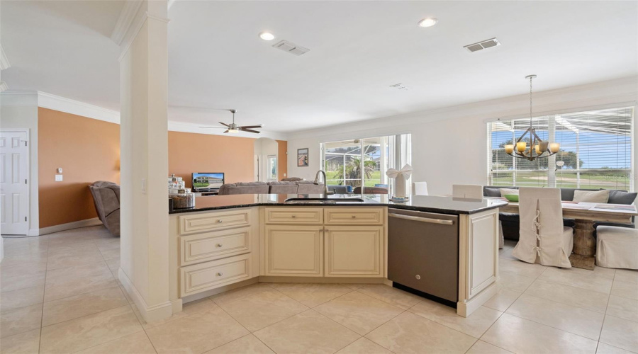 DAVENPORT, Florida 33897, 5 Bedrooms Bedrooms, ,5 BathroomsBathrooms,Residential,For Sale,BELFRY,0,MFRS5153614