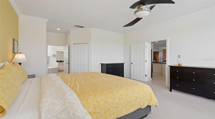 DAVENPORT, Florida 33897, 5 Bedrooms Bedrooms, ,5 BathroomsBathrooms,Residential,For Sale,BELFRY,0,MFRS5153614