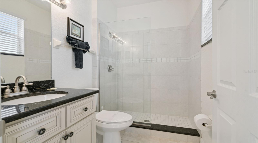 DAVENPORT, Florida 33897, 5 Bedrooms Bedrooms, ,5 BathroomsBathrooms,Residential,For Sale,BELFRY,0,MFRS5153614