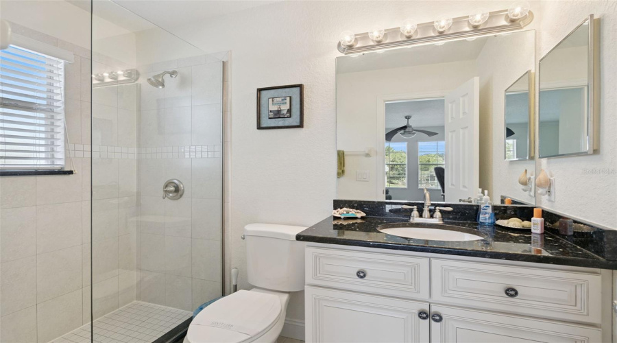 DAVENPORT, Florida 33897, 5 Bedrooms Bedrooms, ,5 BathroomsBathrooms,Residential,For Sale,BELFRY,0,MFRS5153614