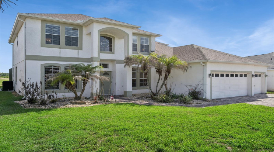 DAVENPORT, Florida 33897, 5 Bedrooms Bedrooms, ,5 BathroomsBathrooms,Residential,For Sale,BELFRY,0,MFRS5153614