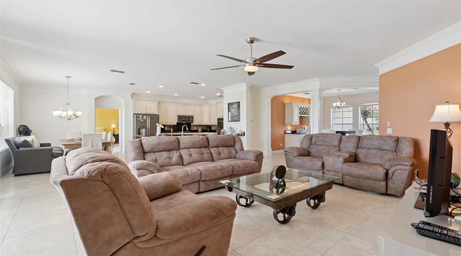 DAVENPORT, Florida 33897, 5 Bedrooms Bedrooms, ,5 BathroomsBathrooms,Residential,For Sale,BELFRY,0,MFRS5153614