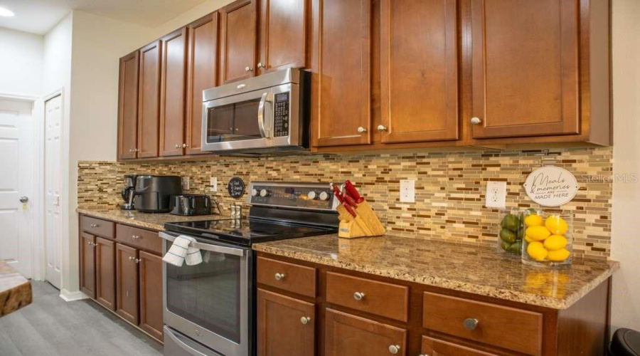 KISSIMMEE, Florida 34746, 6 Bedrooms Bedrooms, ,5 BathroomsBathrooms,Residential,For Sale,LAS FUENTES,0,MFRS5144642