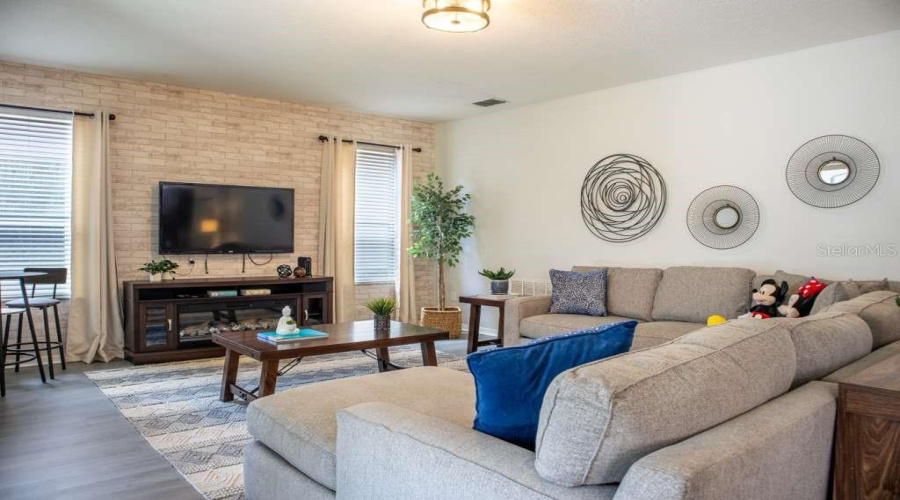 KISSIMMEE, Florida 34746, 6 Bedrooms Bedrooms, ,5 BathroomsBathrooms,Residential,For Sale,LAS FUENTES,0,MFRS5144642