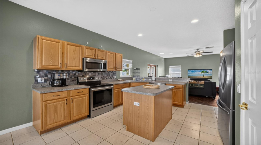 DAVENPORT, Florida 33896, 4 Bedrooms Bedrooms, ,2 BathroomsBathrooms,Residential,For Sale,KILDRUMMY,0,MFRO6424806