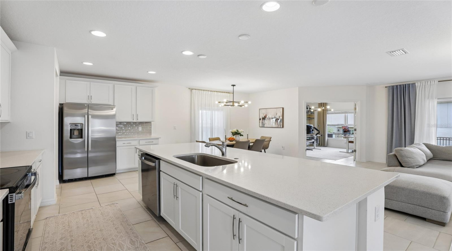 DAVENPORT, Florida 33837, 4 Bedrooms Bedrooms, ,2 BathroomsBathrooms,Residential,For Sale,SWAN SWIM,0,MFRS5153618