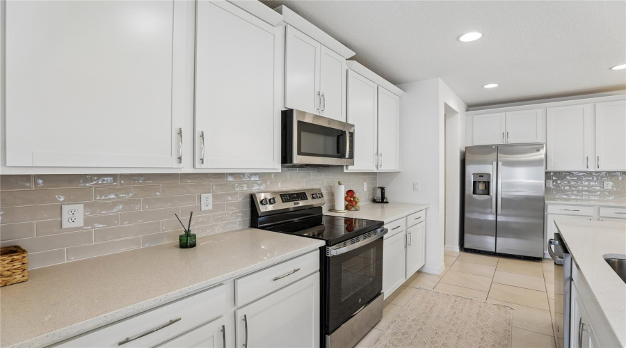DAVENPORT, Florida 33837, 4 Bedrooms Bedrooms, ,2 BathroomsBathrooms,Residential,For Sale,SWAN SWIM,0,MFRS5153618