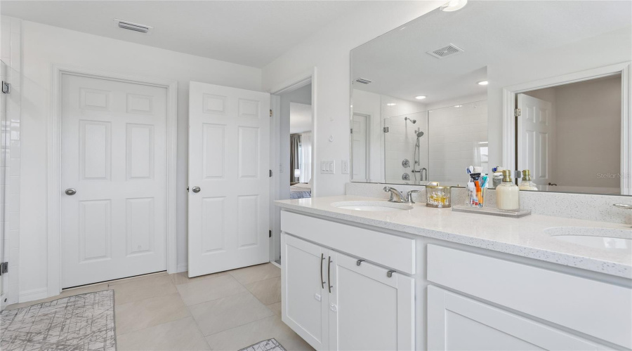 DAVENPORT, Florida 33837, 4 Bedrooms Bedrooms, ,2 BathroomsBathrooms,Residential,For Sale,SWAN SWIM,0,MFRS5153618
