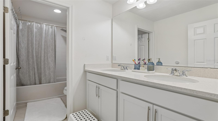 DAVENPORT, Florida 33837, 4 Bedrooms Bedrooms, ,2 BathroomsBathrooms,Residential,For Sale,SWAN SWIM,0,MFRS5153618